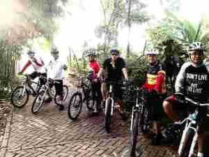 Judulnya foto2 Bros... _)